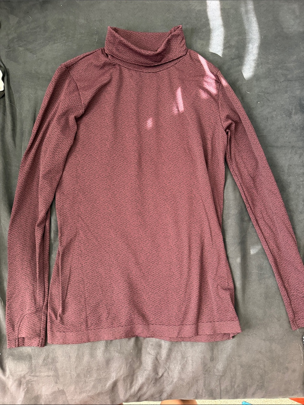 Athleta Maroon Turtleneck Athletic Long Sleeve with Thumb holes
